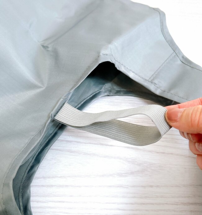 レトロなミッキーが大人かわいい！ダイソー姉妹店×ディズニーの“550円保冷エコバッグ”2Lペットボトルが6本入るくらい大容量！