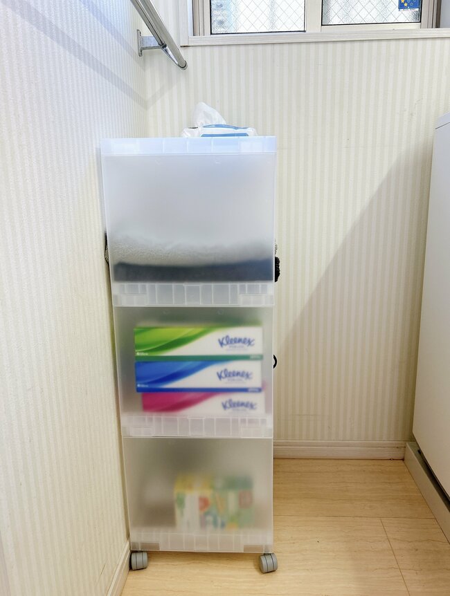 「整理したかったものが全ておさまりました」無印良品の“1990円の収納棚”部屋がスッキリ片付いちゃった!「思い切って4つも買ったが大正解!」「見た目もスタイリッシュ」