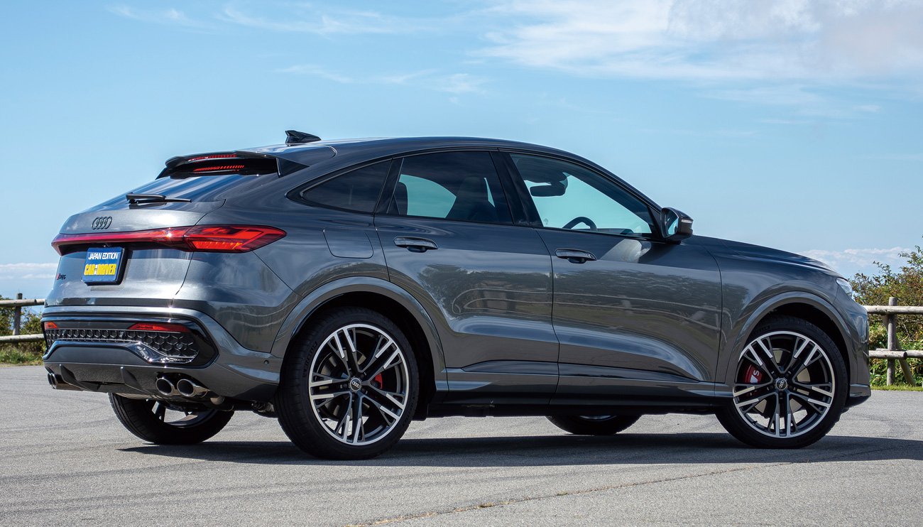 アウディSQ5スポーツバックリアビュー