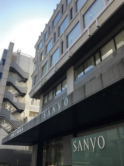 大赤字の三陽商会、バーバリーとの契約見直しに一縷の望み