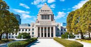 なぜ少子化が進んでも高齢者寄りの政策が多いのか?