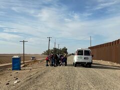 米への不法移民、中産階級はメキシコに飛び越境