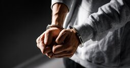 闇バイト問題「悲惨な環境でも犯罪に走らない人が偉い」論の限界とは