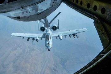 米、UAE配備の軍用機をカタールへ　空爆の制限受け