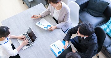 【24卒就活対策】「大手」か「ベンチャー」どちらのインターンがよいのか?