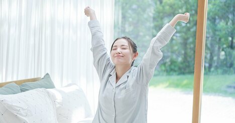 「夜型」は仕事のパフォーマンス低下を招く？健康状態や認知機能の悪化に影響