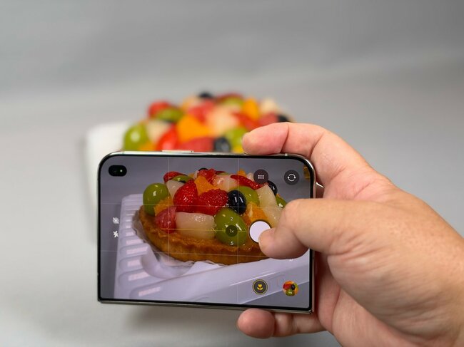 Apple初の折りたたみスマホ「iPhone Duo」