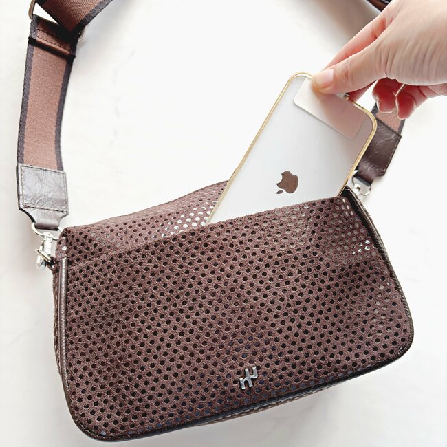 「こんなバッグを探してました！」ニコアンドの“お財布がいらないバッグ”荷物を減らせて快適すぎる！「使いやすさ満点です」「色違いも欲しくなってきました」