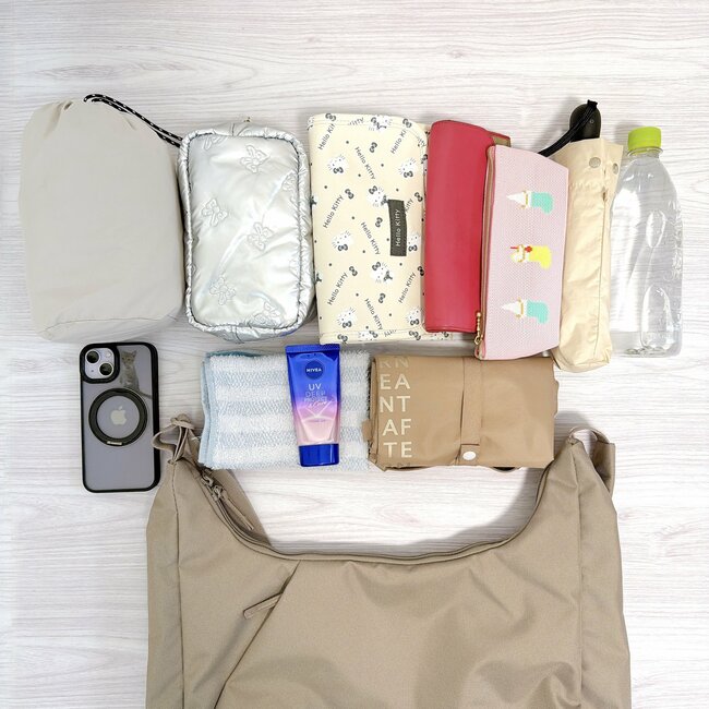 「リュックより使いやすい」無印良品の“財布が出しやすいバッグ”2WAYで使えて天才…！「外ポケットが快適」「軽くて肩に負担がかかりません」