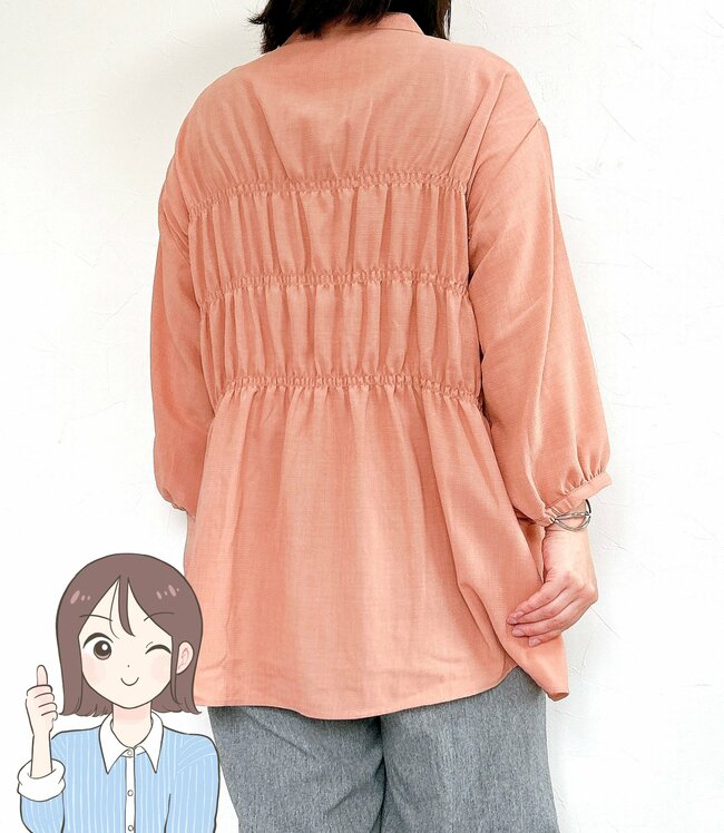 【ワークマン】華やかで大人かわいい！2300円の「着痩せトップス」お尻をまるっと隠せて、体型カバーもばっちり！