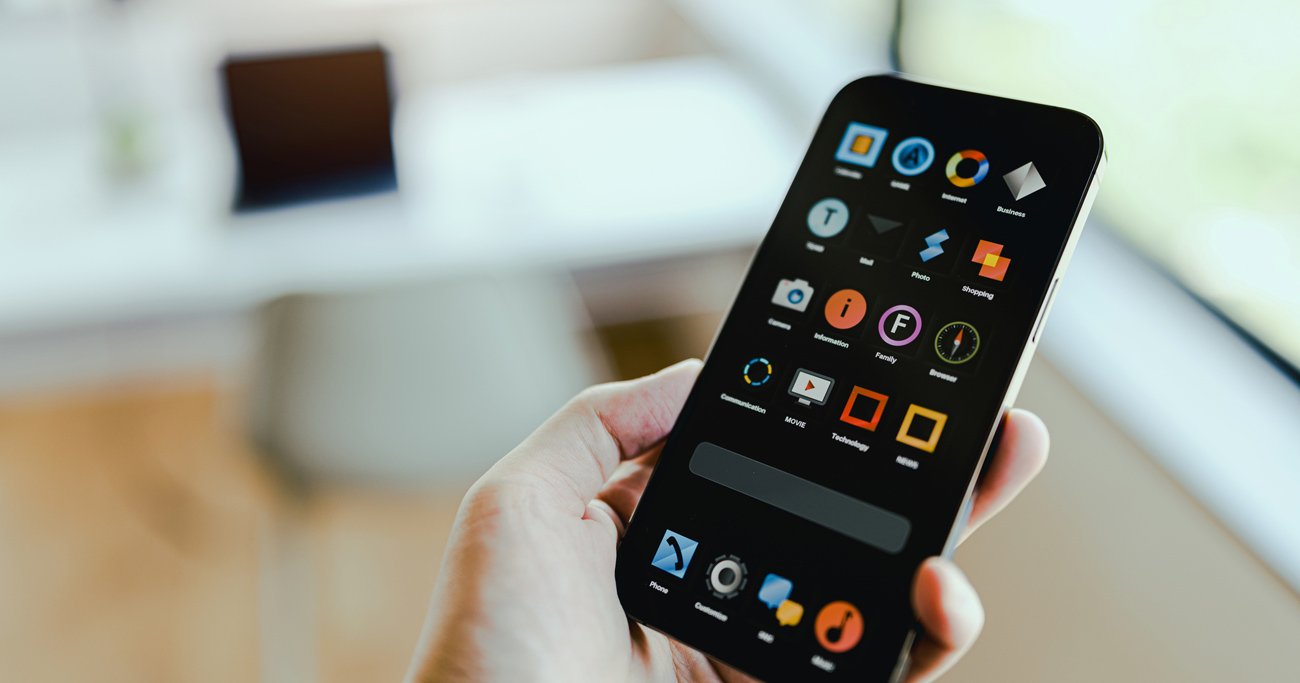 こりゃド正論だけど真似できないわ…ベストセラー作家の「スマホ活用術」が物語る「現代人の悪癖」