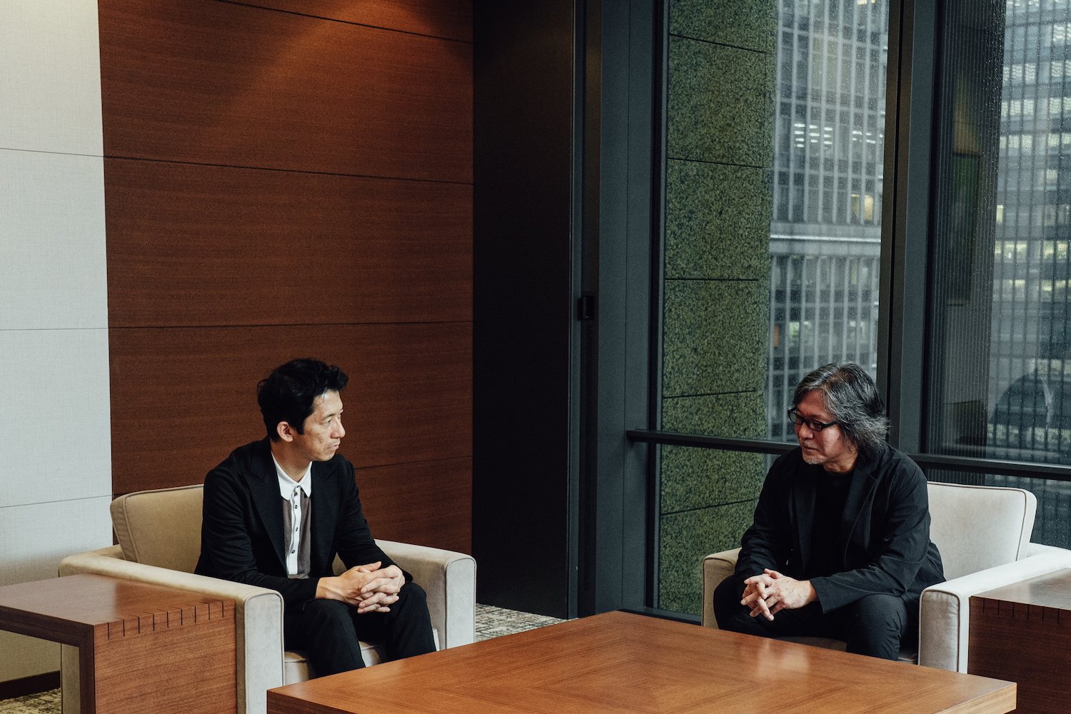 メガバンクにデザインチーム!? 専門外のリーダーが挑む「翻訳者」としての挑戦――三井住友銀行 中村裕信氏インタビュー