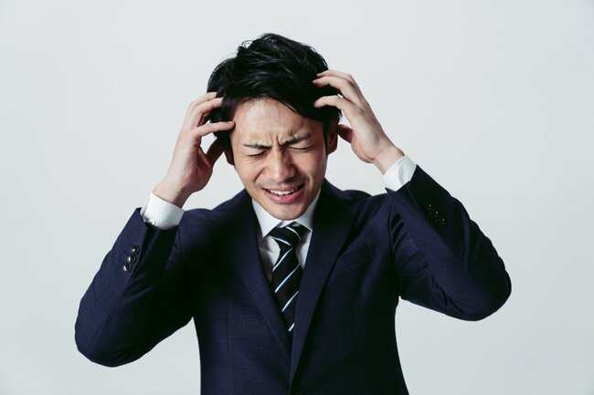 【精神科医が教える】ちょっと困っていることがあったら…普通の人は「自分で解決しようとする」。では、仕事ができる人はどうする?