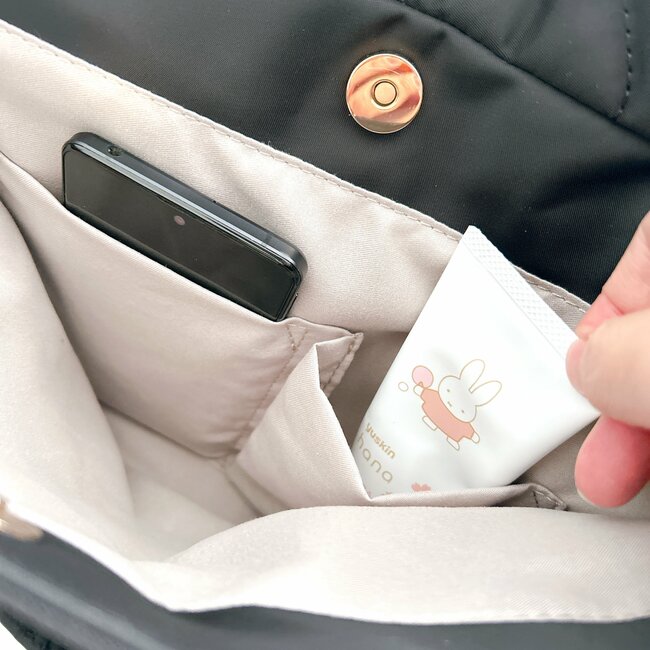 ポケットいっぱいで便利…！しまむらの「大容量バッグ」が2970円とは思えないくらい理想的！