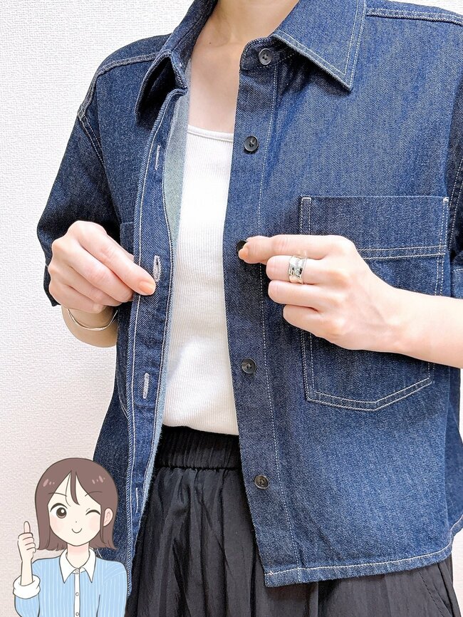 「好きすぎて色違いも購入」ユニクロの“体型を隠せるシャツ”きれいなシルエットで羽織るだけでオシャレ！「店舗で一目惚れしました」「60代でもおしゃれに着られる」