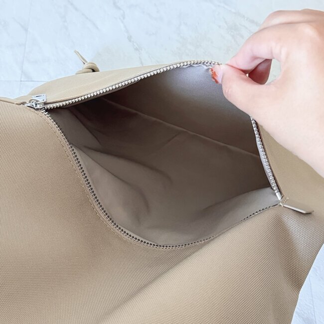 【GU】荷物が多い日の救世主！2990円の「たっぷり収納バッグ」ガバッと開いて使いやすい！《購入レビュー》