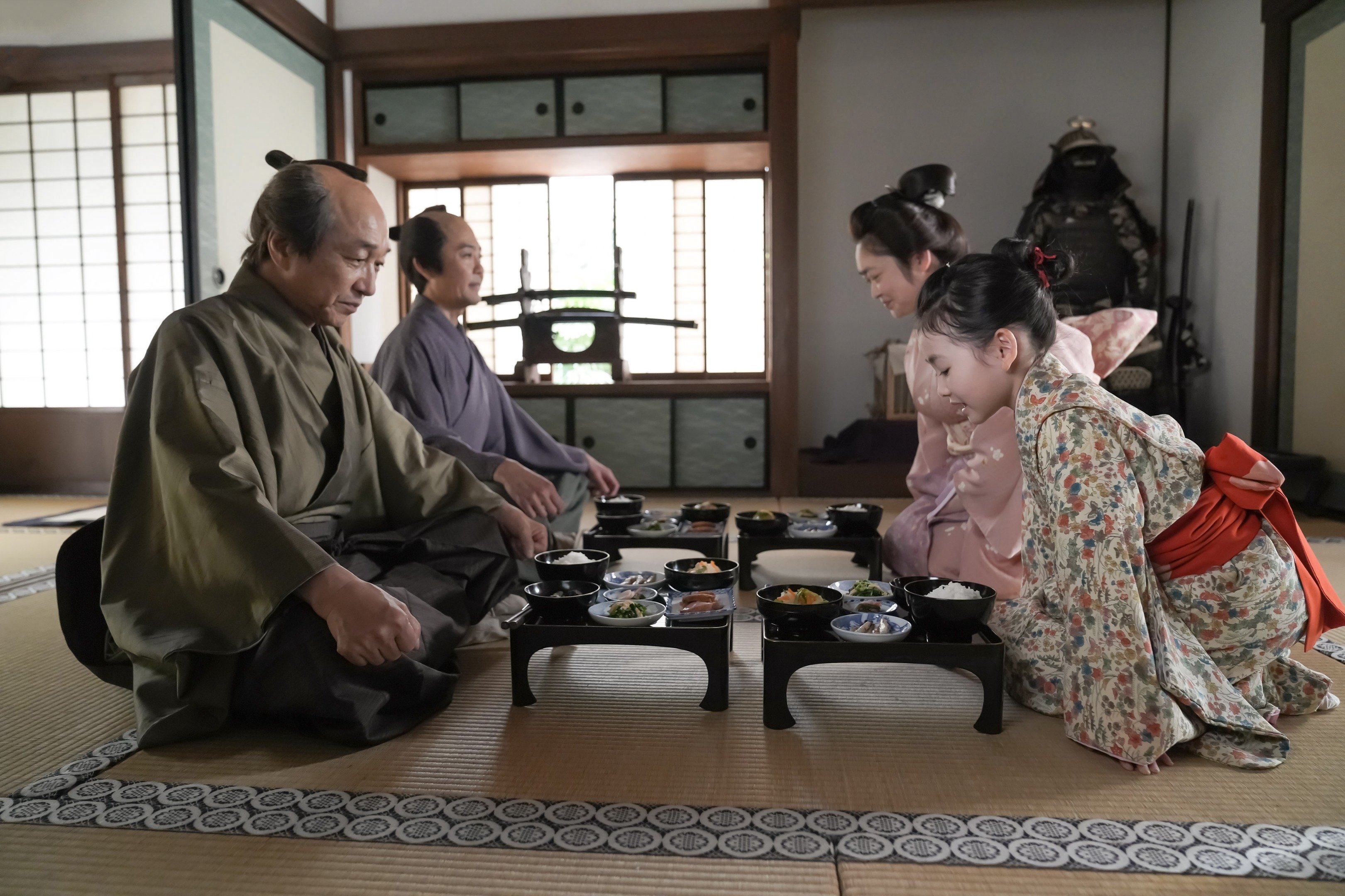 早くも神回！借金王者・司之介（岡部たかし）の“悪びれないおかしみ”はハマり役〈ばけばけ第4回〉