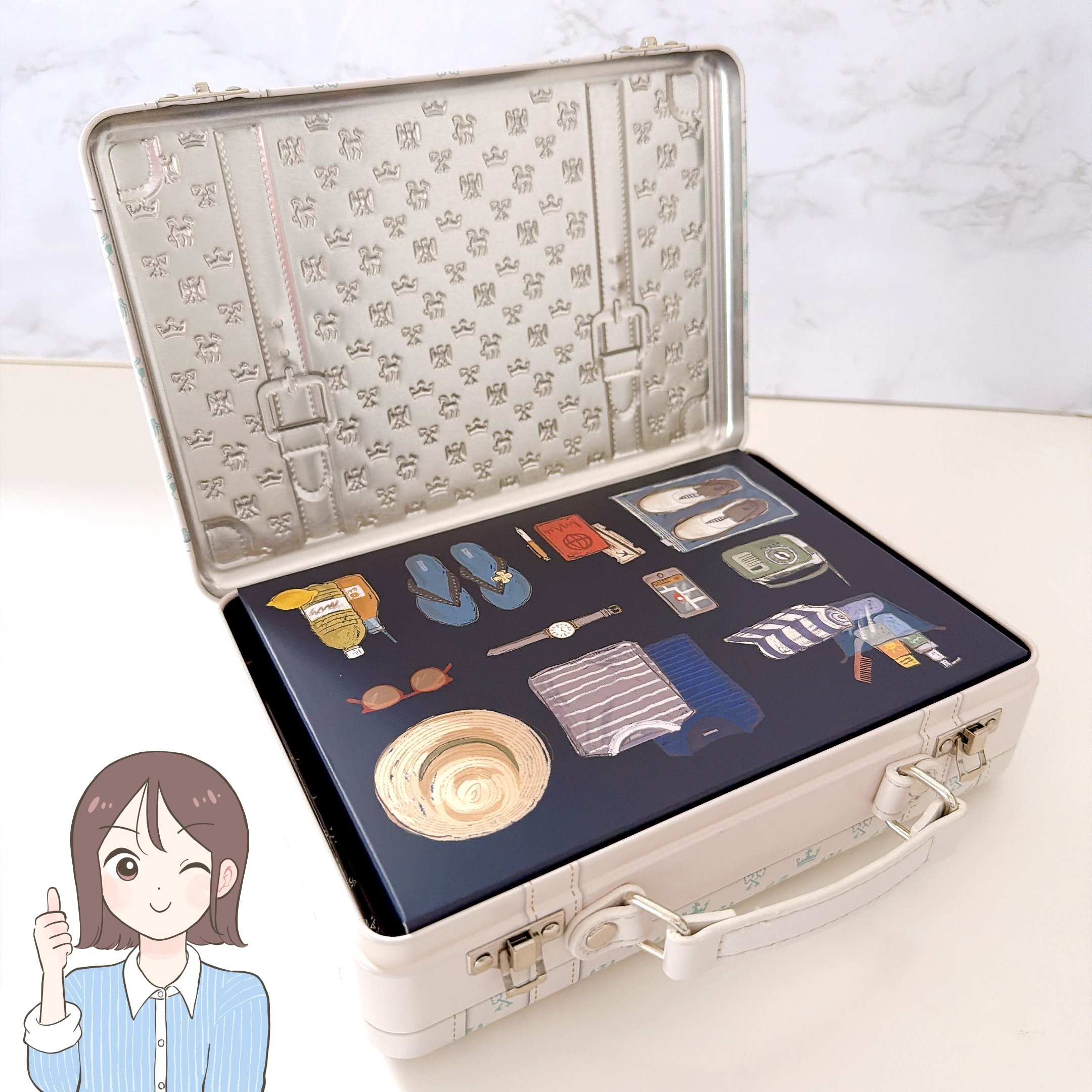 「可愛すぎるでしょ」「噂になってた」カルディの“トランクみたいなクッキー缶”が大人気「いっぱい入りそう！」《購入レビュー》