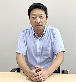 大型機械の筺体（きょうたい）からミリ単位の部品まで精密板金加工で解決。技術者の若さも強み