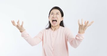 「お客様は神様!」と主張する高齢クレーマーを一瞬で黙らせるウラ技