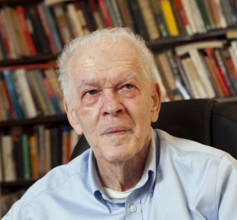 中東・北アフリカに広がる民主化運動の理論的支柱ジーン・シャープ博士　特別インタビュー「武器を取ったリビア反政府運動に見る暴力の限界戦略的非暴力で独裁政権は打倒できる」