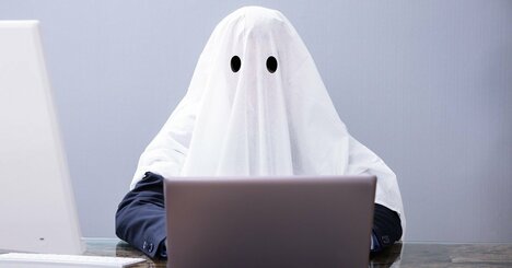 あなたの違和感は正しい。なぜ空気を読むほど「自分が消える」のか？