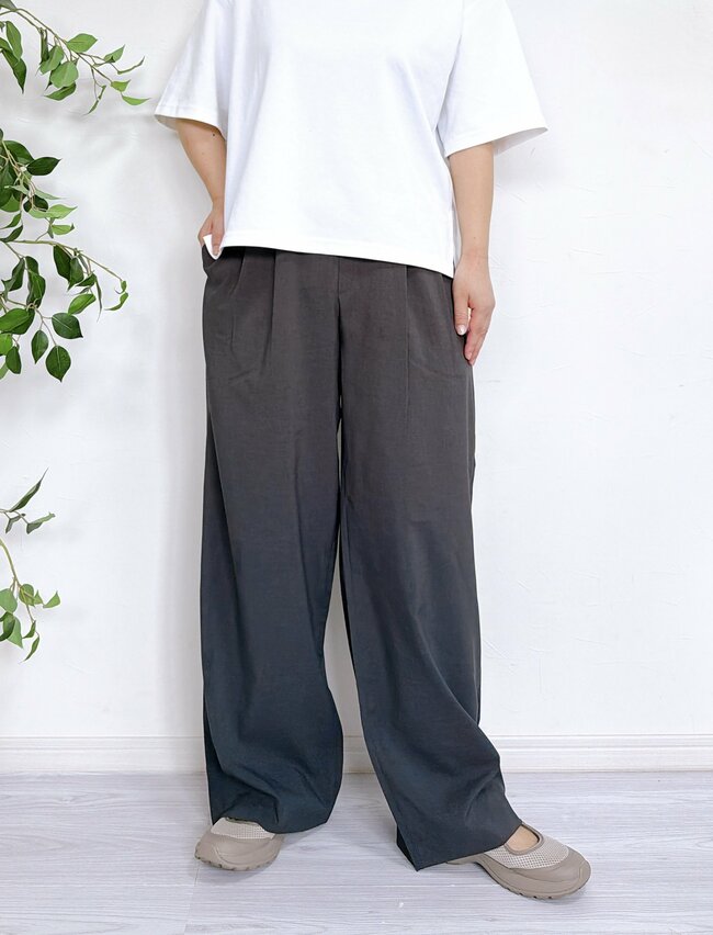 【ユニクロ】「結局3本買い」まとめ買い続出の“2990円ワイドパンツ”が大好評「今年はこればかり」「酷暑に最適」《購入レビュー》