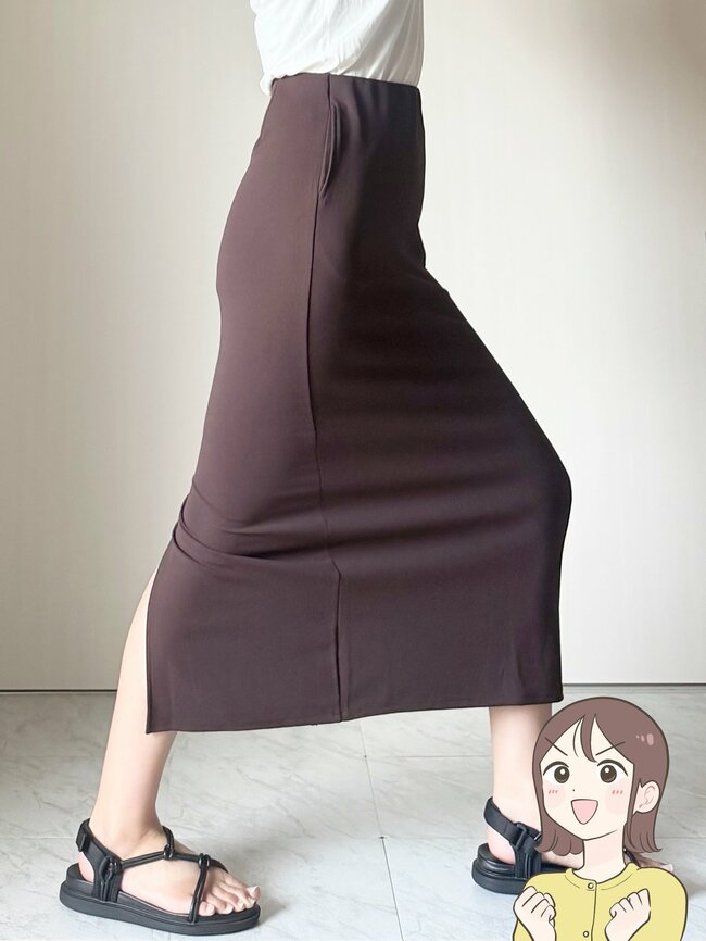 「お腹ぽっちゃりも目立たない」ユニクロの“ビヨーンと伸びるスカート”お腹がラクで食べすぎた時も安心！「楽なのにシルエットがめちゃキレイ」「3色購入しました」