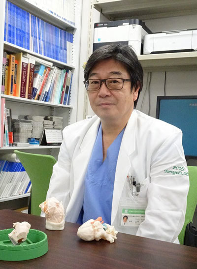 先天性の小児心疾患手術の名手として知られる小児心臓外科医、京都府立医科大学(京都府)の山岸正明教
