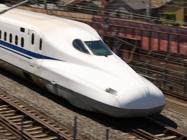 なぜ鉄道会社は「モノ言う株主」に狙われる？「東京ディズニー筆頭株主」も再び標的となるか