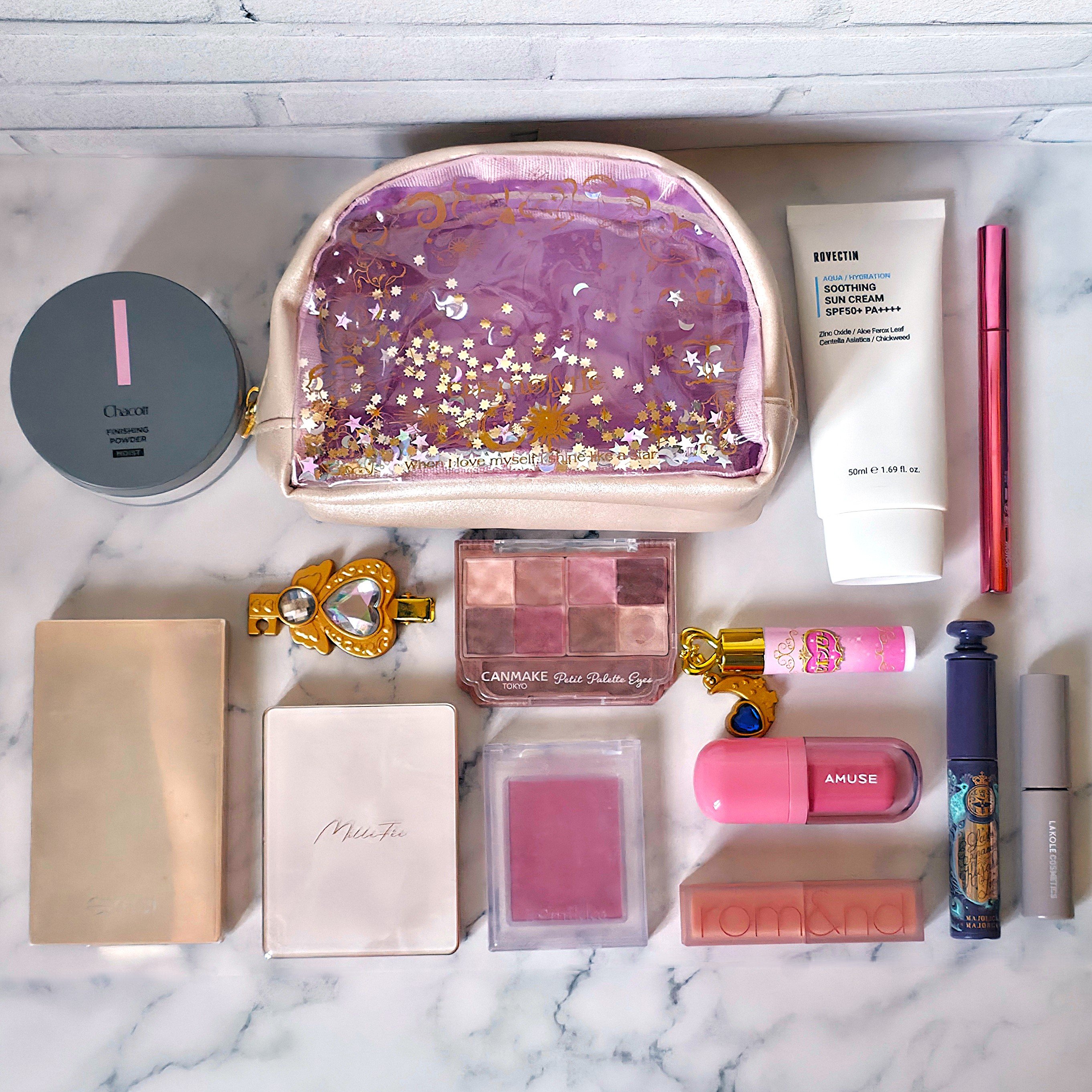 「めちゃめちゃ綺麗」「店頭で一目惚れ！」コージーコーナーの“バレンタイン限定ポーチ”たっぷりお菓子が詰まっててコスパ凄すぎる！「乙女心をくすぐられたよ」