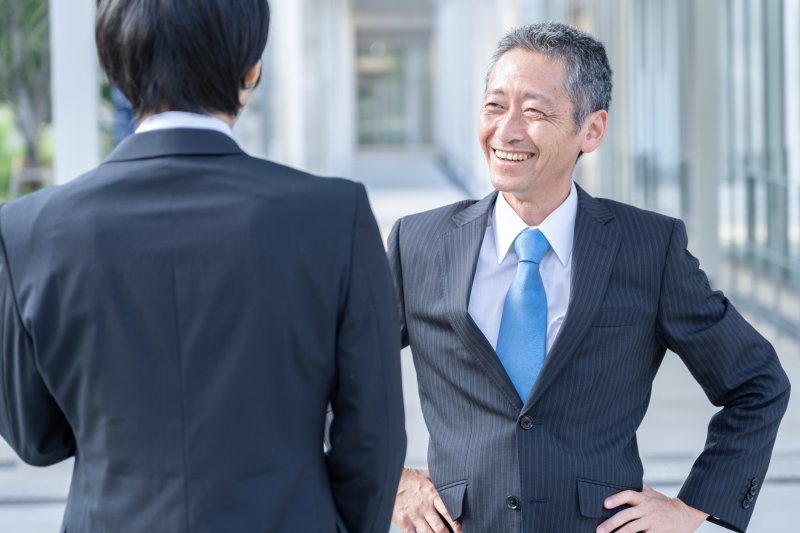 【課長必読！】理想の上司像がこの10年で激変若手社員に愛されるのは、ほめるのが上手なリーダー