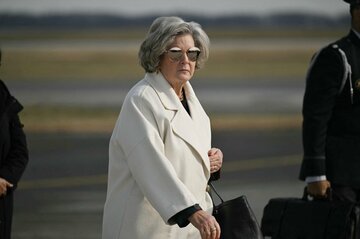 米首席補佐官、インタビュー記事騒動後も続投の理由