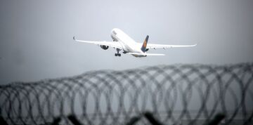 「空の旅」復活の兆し、ただし格安旅行だけ