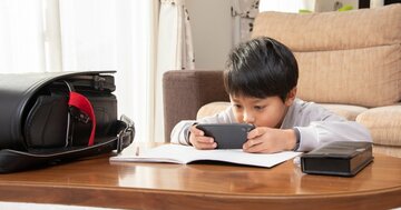 「スマホに依存する子ども」の親が、無意識に作っている“たった1つの原因”