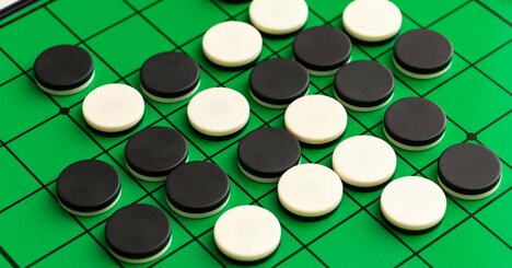 【神々のオセロに参戦】私たちが見ている世界では勝手にリンゴが落ちる。では見えない世界では何が起こっている？