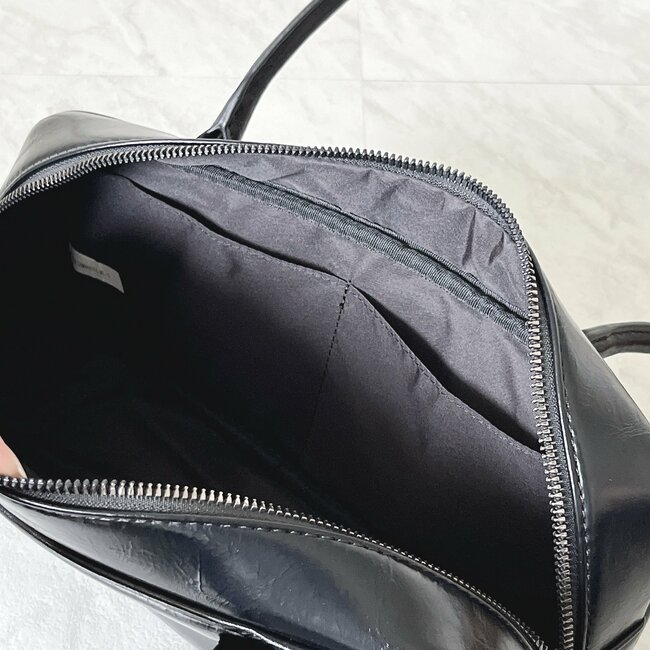 「かわいいと褒められました」GUの“高級感たっぷりバッグ”収納力すごいし、1年中使えてコスパもバッチリ！「50代でも使えます」「持ち歩きたいもの全て入る」