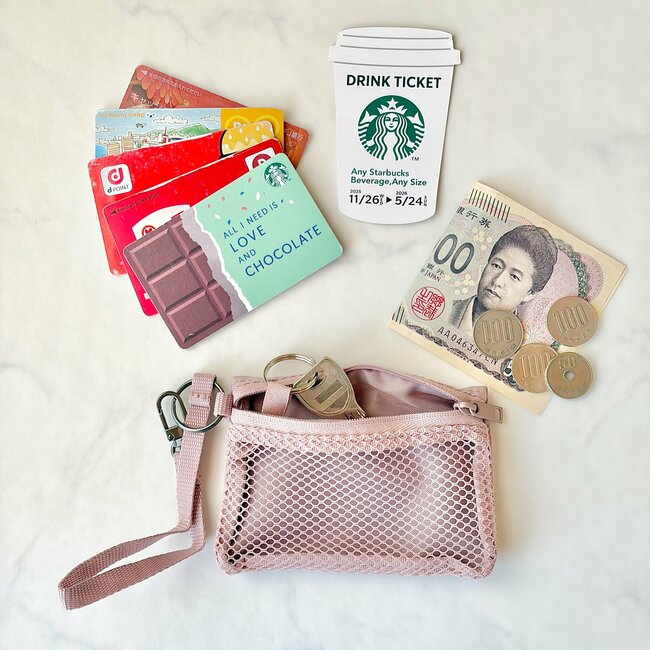 ミニ財布にちょうどいい！無印良品の“天才ケース”が買って大正解でした！「バッグの中で迷子にならない」「家族で使ってます」