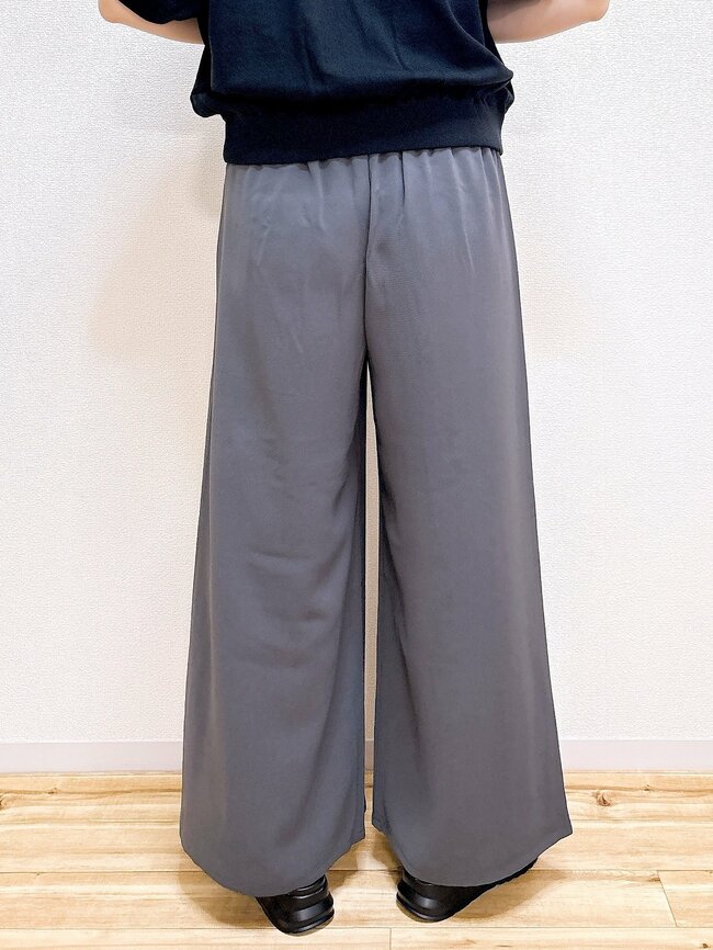 「全色購入しました」GUの“ひんやりワイドパンツ”着心地よすぎて毎日履きたい！「体型をカバーしてくれる優れもの」「通勤にも休日にも使える」【購入レビュー】