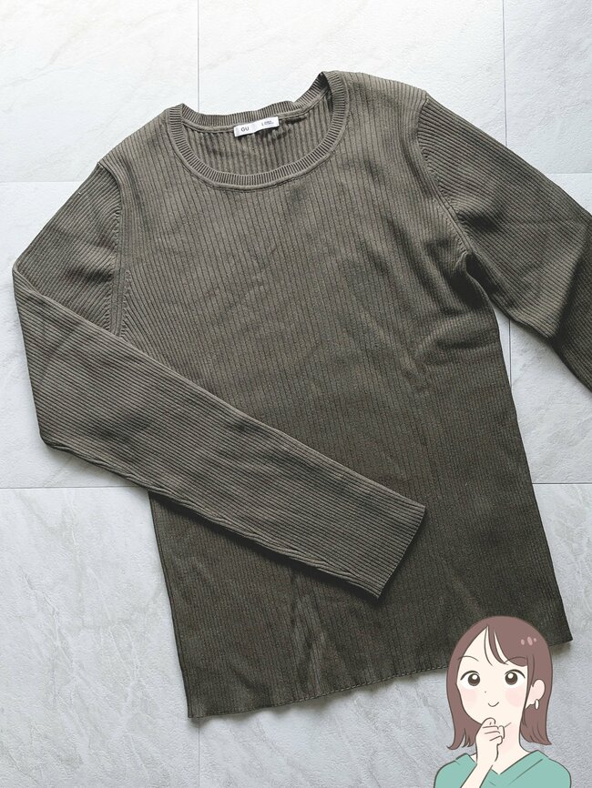 「着痩せして見えました」GUの“高見えトップス”が2490円とは思えないオシャレさ！「細見えデザイン」「着回しもコーデもしやすい」