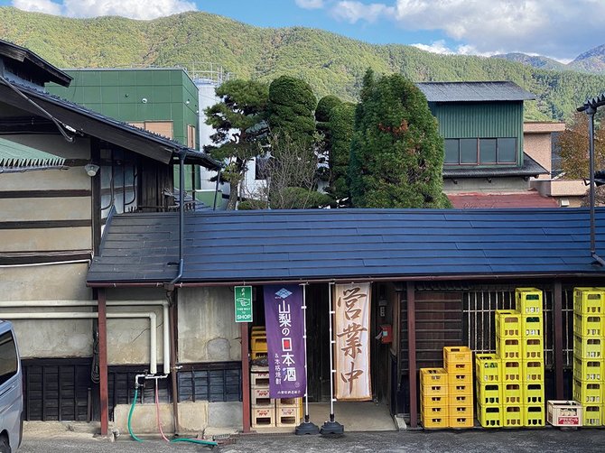 標高683m、八ヶ岳の麓に立つ酒蔵