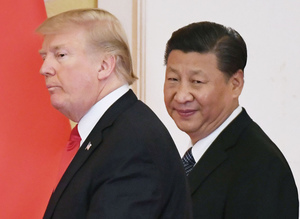 トランプ米大統領（左）と習近平中国国家主席