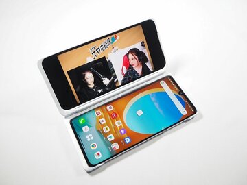 本体もケースもスリムになって2画面の魅力がアップした「LG VELVET」
