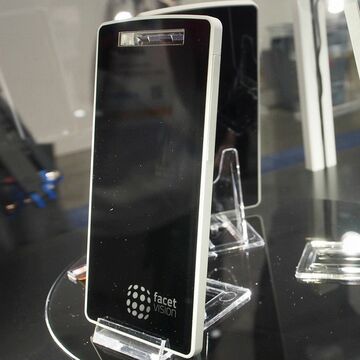 超薄型カメラモジュールでスマホカメラは収納式が主流に!?