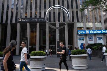 フェイスブック、メディア記事掲載でWSJなどと合意
