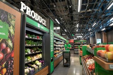 米アマゾン、レジなしの大型スーパー開店 技術の商品化も視野