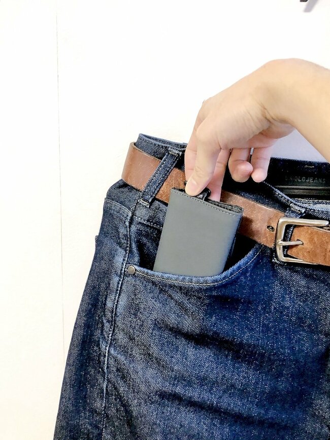 もう普通の財布に戻れないかも…!ダイソーの「お札が入るミニ財布」ガバッと開いて使いやすい!