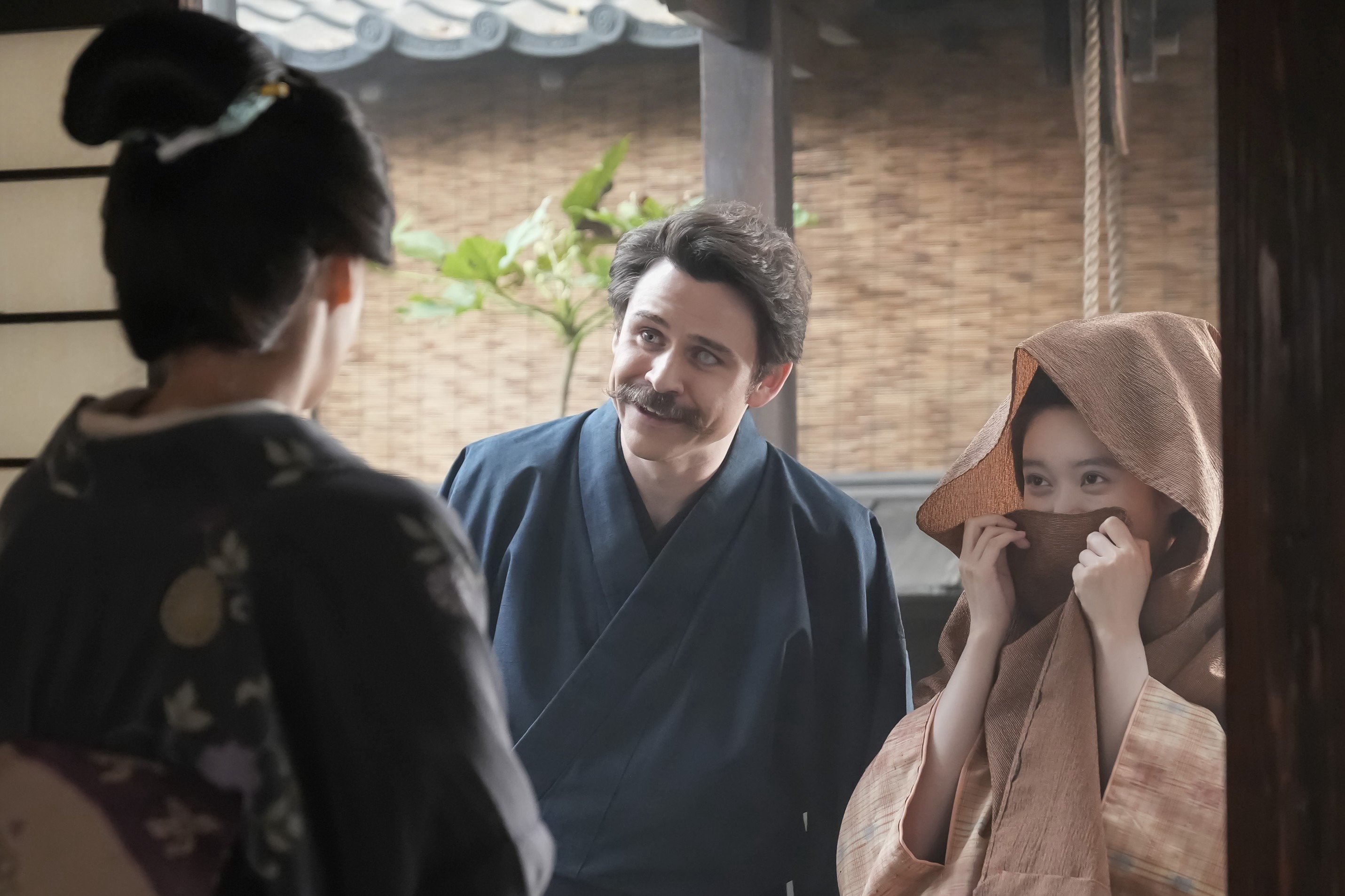 吉沢亮の長ゼリフも響かない…友人が引っ越しを決意した「たった3文字の理由」〈ばけばけ第92回〉