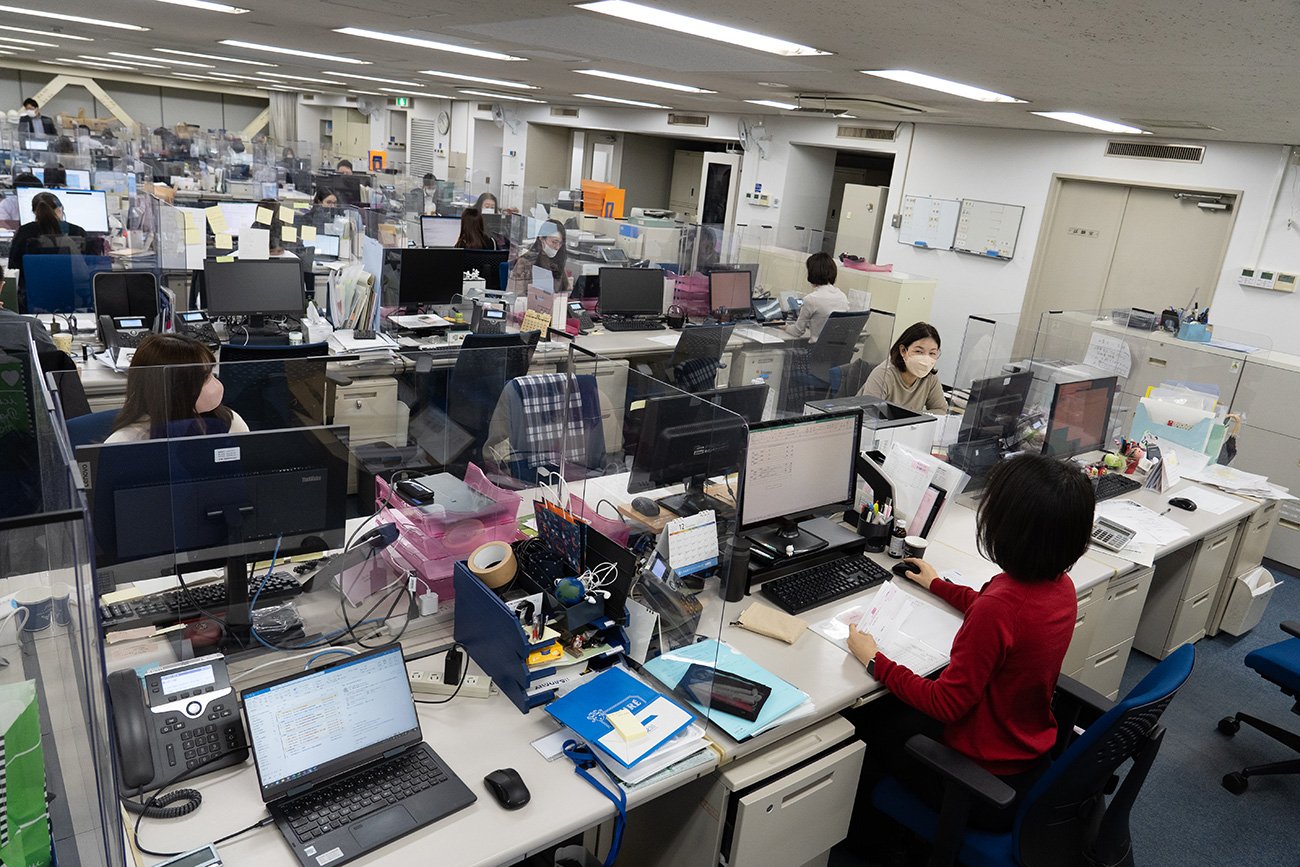 打ち合わせ199回、トライアル3年3カ月。老舗専門商社・稲畑産業の新本社が「社員に愛されるオフィス」になった理由