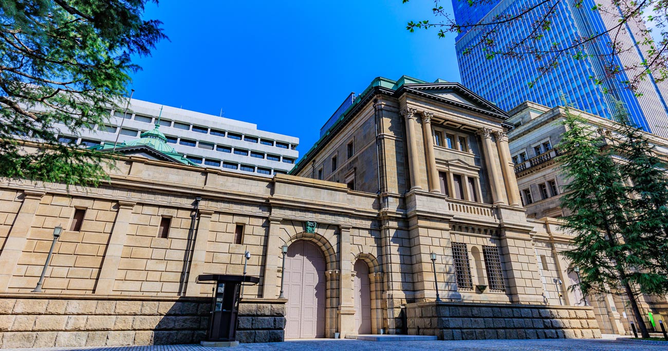 日銀が円安抑制に動かない理由、長短金利操作撤廃は「2023年体制」で